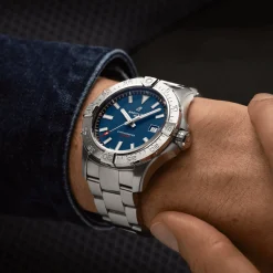 Breitling Avenger 42 A17328101C1A1