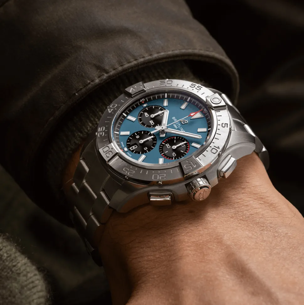 Breitling Avenger B01 44 AB0147101C1A1