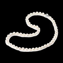 Classic Pearl Necklace