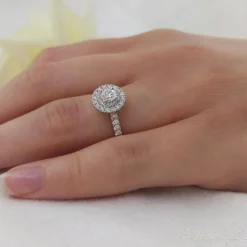 Cluster 0.30ct E SI1 Diamond Platinum Ring