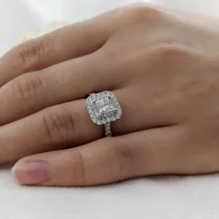 Cluster 0.80ct E VVS2 Diamond Platinum Ring