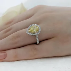 Cluster 1.00ct Fancy Light Yellow VVS1 Yellow Diamond Platinum/Yellow Ring