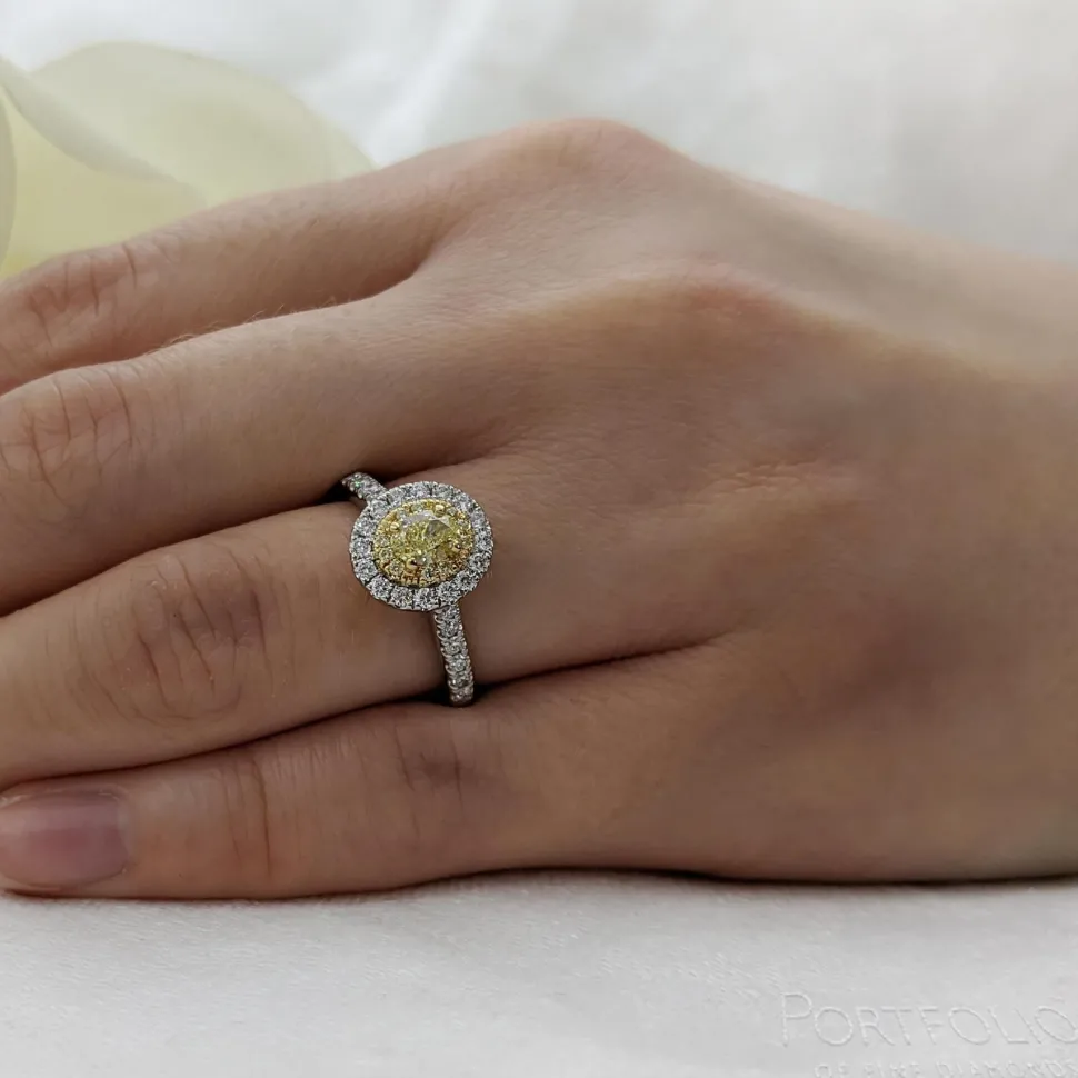 Cluster 0.36ct Fancy Yellow SI1 Yellow Diamond Platinum/Yellow Ring