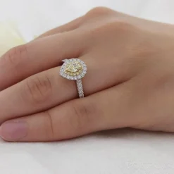Cluster 0.37ct Fancy Yellow VS2 Yellow Diamond Platinum/Yellow Ring