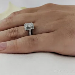 Cluster 0.51ct G VS2 Diamond Platinum Ring