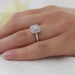 Cluster 0.32ct G VS2 Diamond Platinum Ring