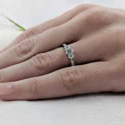 Petite Memoire Emerald StoneThree Stone 0.20ct G SI Diamond Platinum Ring