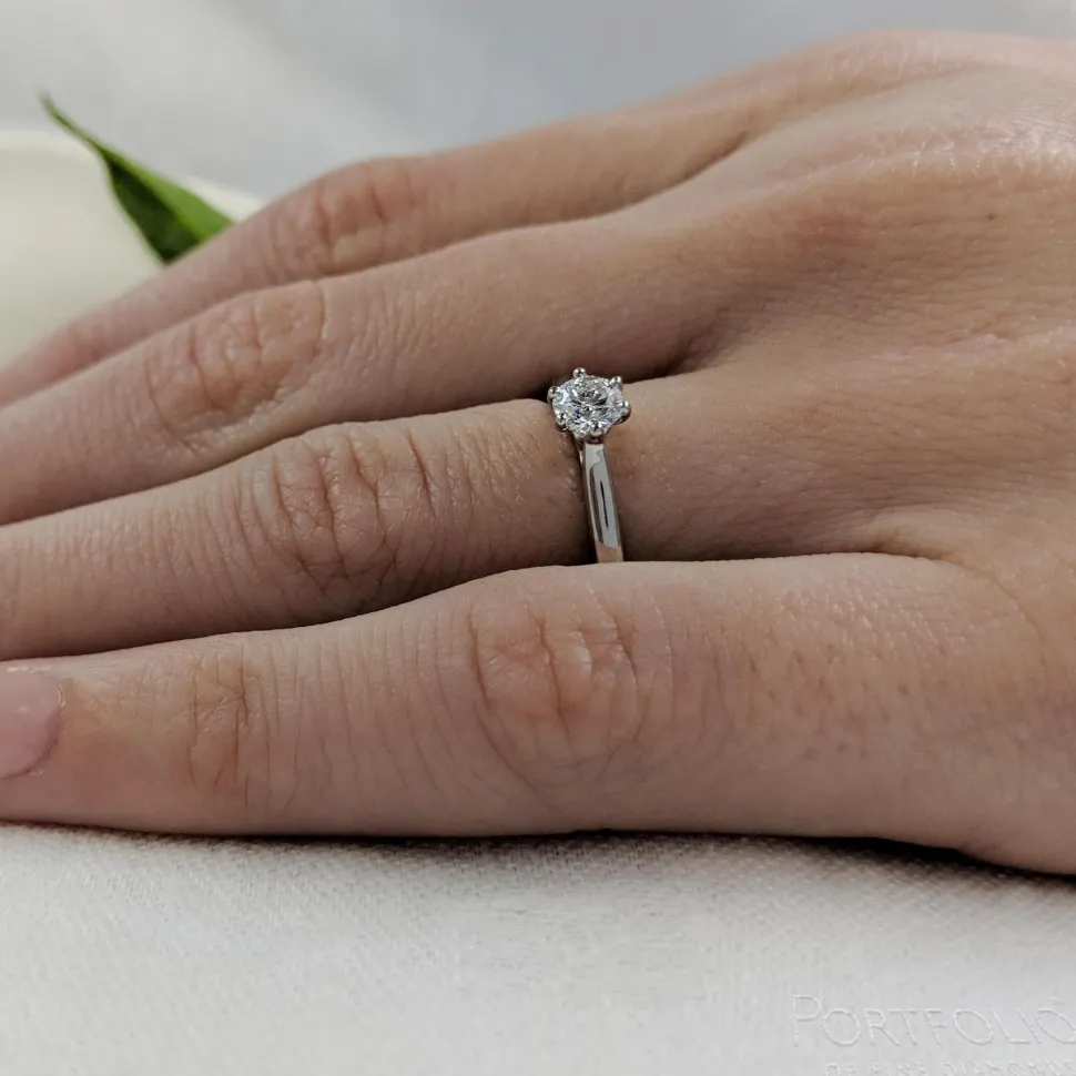 Solitaire 0.30ct F VS2 Diamond Platinum Ring