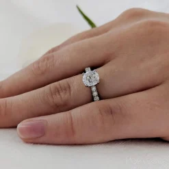 Solitaire 0.90ct G SI1 Diamond Platinum Ring