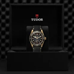 TUDOR Black Bay Bronze M79250BA-0001